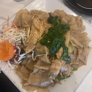 L6. Pad See Ew Lunch Special
