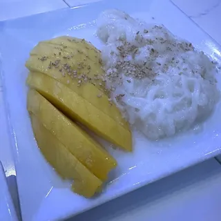 D1. Sticky Rice with Mango