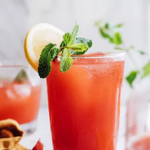 Strawberry lemonade