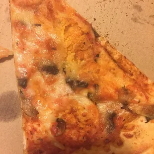 This is suppose to be extra cheese with mushroom . Cold !!