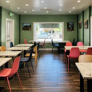 sushi and sashimi, interior