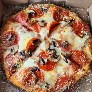 Personal pan with the garlic butter crust!!