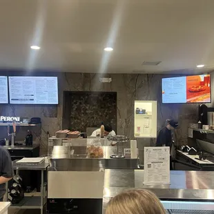 Welcome in, ordering line