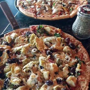 Toscana &amp; Supremo Pizzas