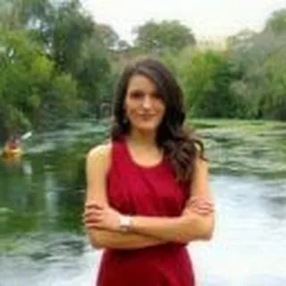 Daniela V.