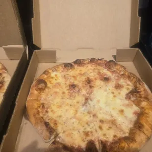 Cheese pizza