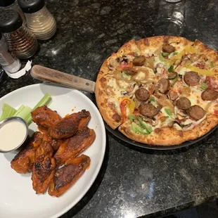 Sicilian pizza small, buffalo wings, kids spaghetti