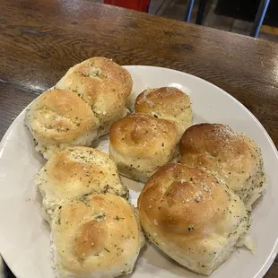 Garlic knots