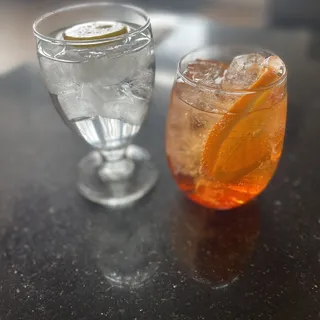Grapefruit aperol spritz