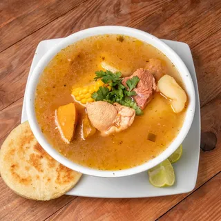 Hervido de res y gallina