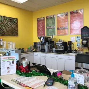 Maddie's is a great clean friendly place get healthy food options.