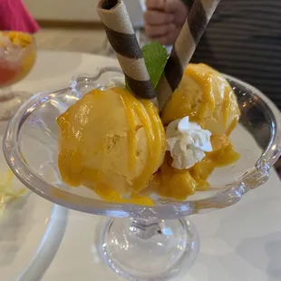 Mango sundae