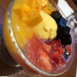 A5. Strawberry Mango Juice Sago and Lychee Jelly with Mango Ice Cream