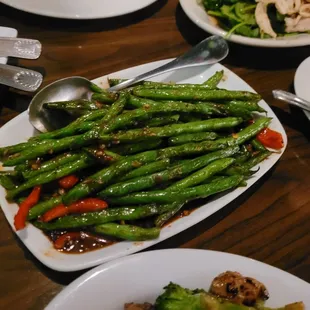 Fresh green beans with garlic