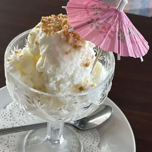 Homemade coconut ice cream, we liked it.