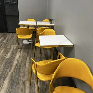 even the chairs look like mangoes