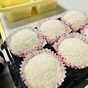 EXCELLENT! Mango Mochi!!
