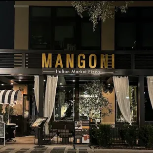 Mangoni&apos;s!