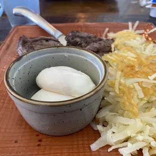 Steak medallions with poached eggs