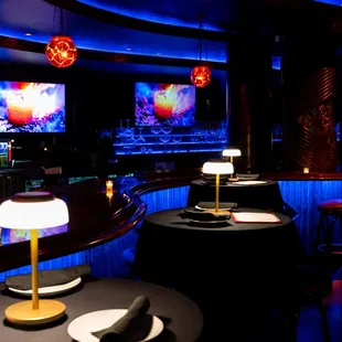 sushi and sashimi, interior