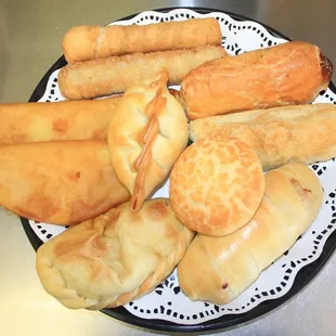 Emapanadas, pastelitos &amp; Tequenos