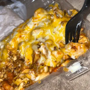 Buffalo cheese fries (w/chicken)