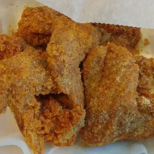 Wings with Lemon Pepper was crunchy and good!