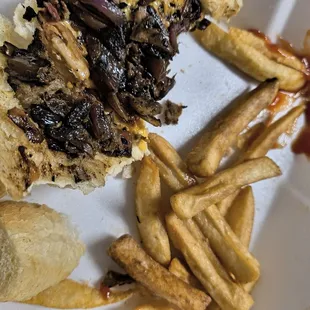 Cheesesteak with fries