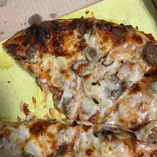 The pizza I just got its all brunt I always go here but after this I don&apos;t know