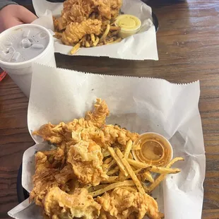 Chicken tendies 3 pieces with honey mustard sauces