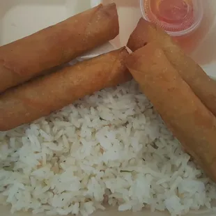 Lumpia w garlic rice