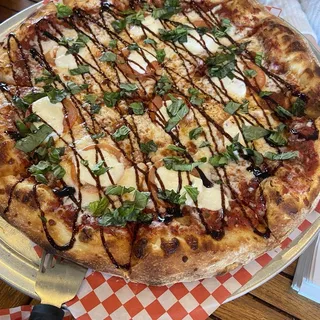 Extra Large (16") Caprese Pizza
