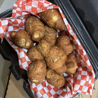 Garlic Knots- 8 Pack