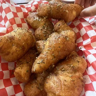 Garlic Knots- 16 Pack