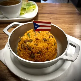 Yellow rice with pigeon peas