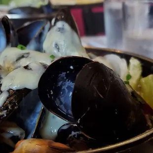 I love the mussels!