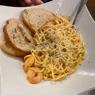 Special (linguine with lobster cream sauce)