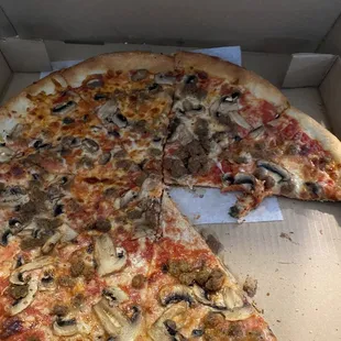 Sausage and mushroom pizza.  Fantastic, excellent flavor, quality ingredients.