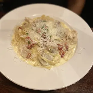 Fettuccine Con Pollo Alfredo