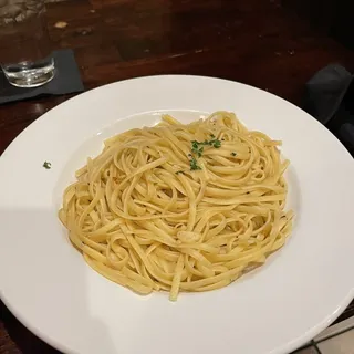 Linguine Aglio Olio*
