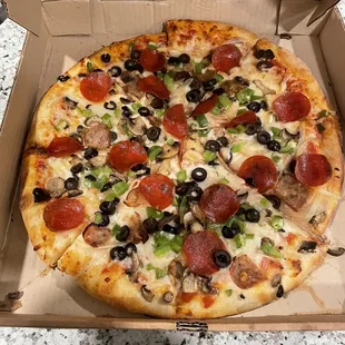 Mannino&apos;s Speical Pizza