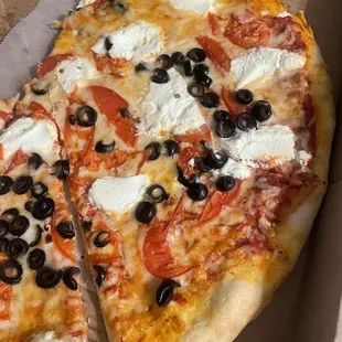 What in this photo says Margherita pizza?