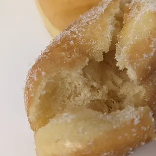 opened up a malasada ... looked to be &apos;fluffy&apos;, but nope... 7.5.22