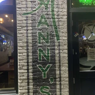 Manny&apos;s