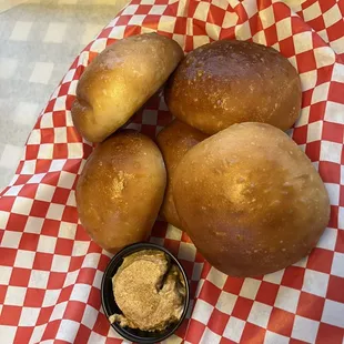 Pre-dinner rolls