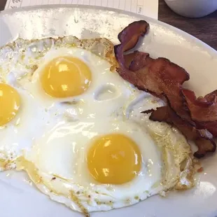 Eggs and bacon combo