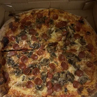 18" Pepperoni Pizza with sausage and mushrooms