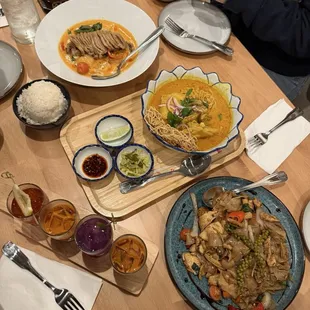 the spread minus tom kha