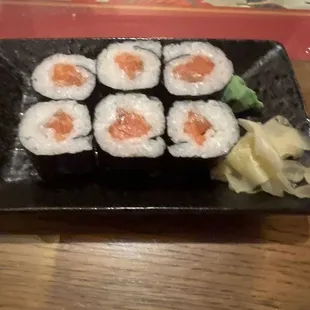 Salmon maki