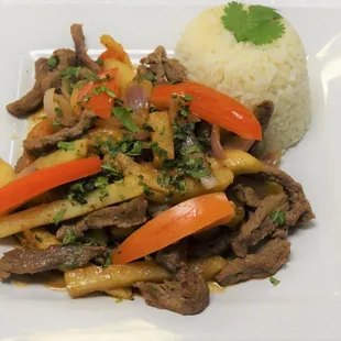 Lomo saltado